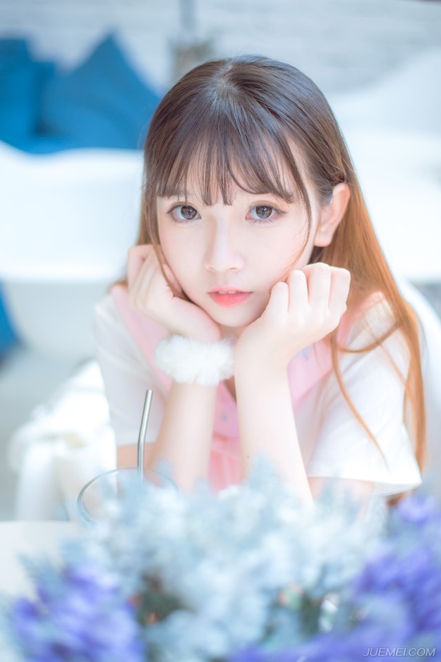 邓贤见魏延目光看来，微微点头，随即看向两人道：“我且问你们，那垫江城守将是何人？”